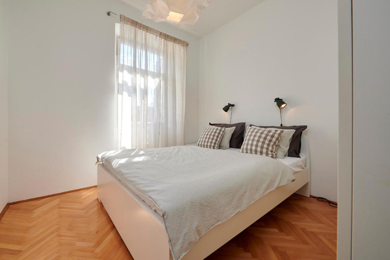 Tin Apartament *